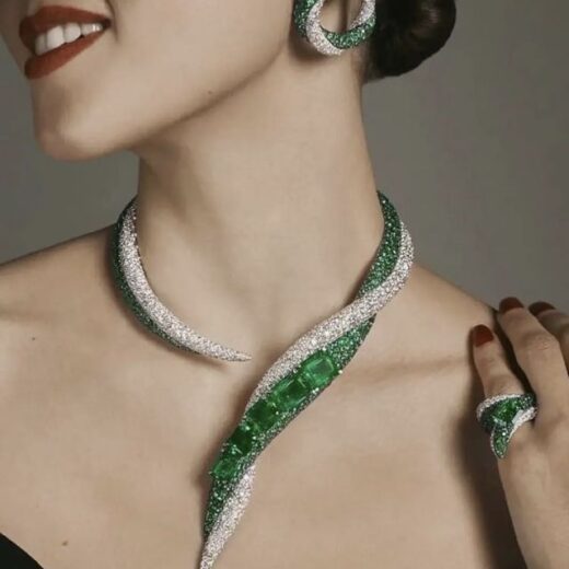 Luxury Emerald-Green Doublet Hasli Necklace Set with Earrings & Ring – 925 Silver or 22K Gold