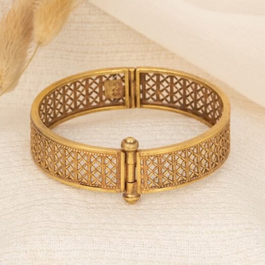 Gold Filigree Openwork Kara Bangle